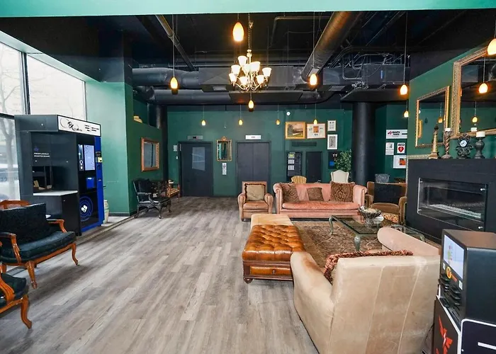 Skyline 2br In South Loop With Optional Parking & Gym Access Near Mccormick Place, Soldier Field And Lakefront Apartment *